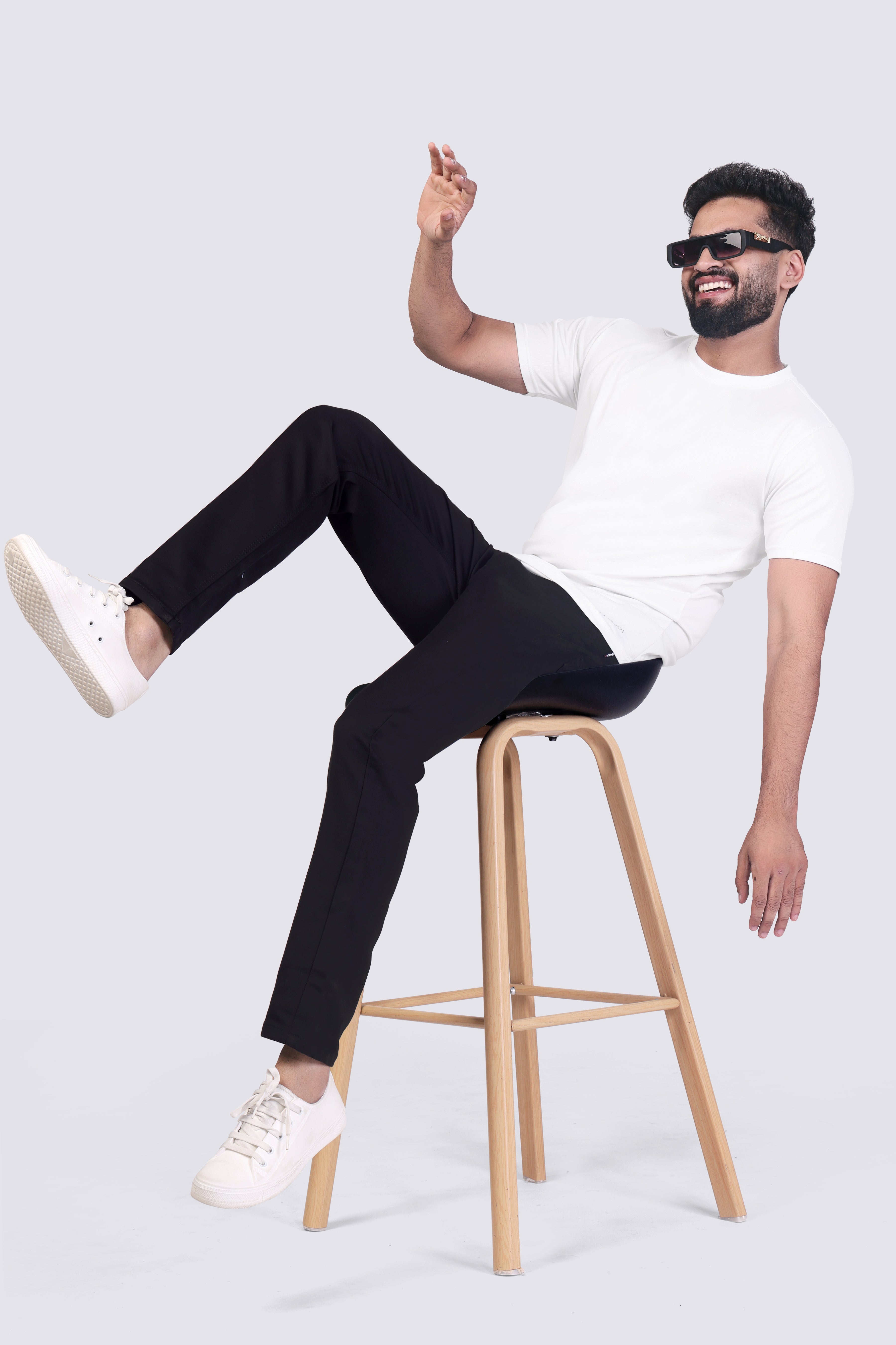 Fade-proof black stretchable denim jeans for men